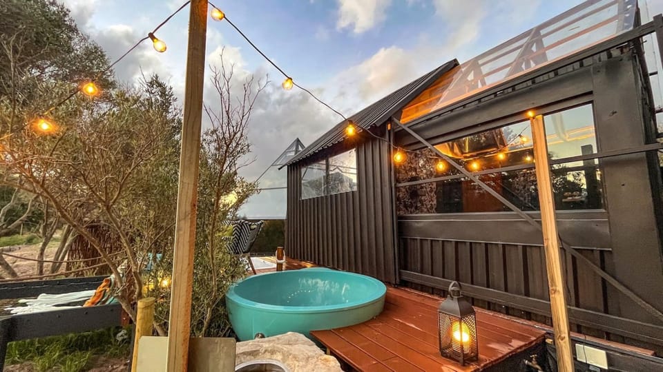 Property building, Hot Tub