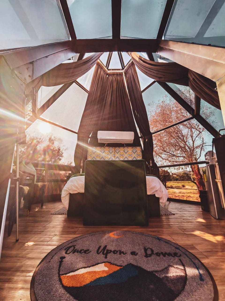 Bed, Seating area, Bedroom, Mountain view, air conditioner