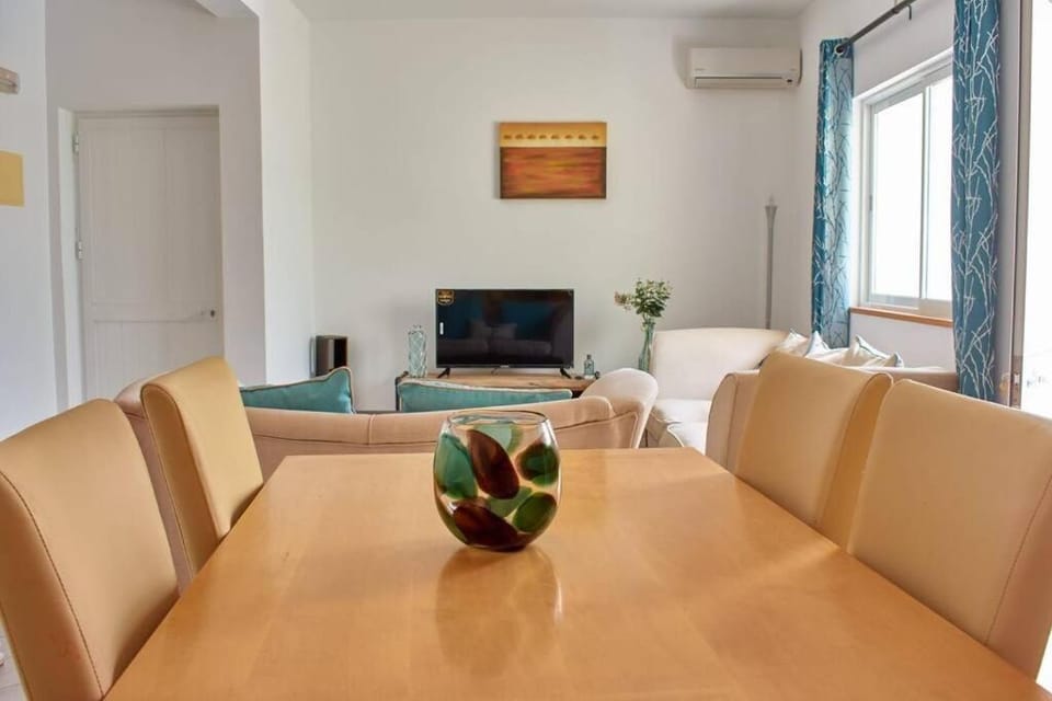 Apartamento T3 encantador com piscina wifi e perto de praia Apartment in Santa Maria