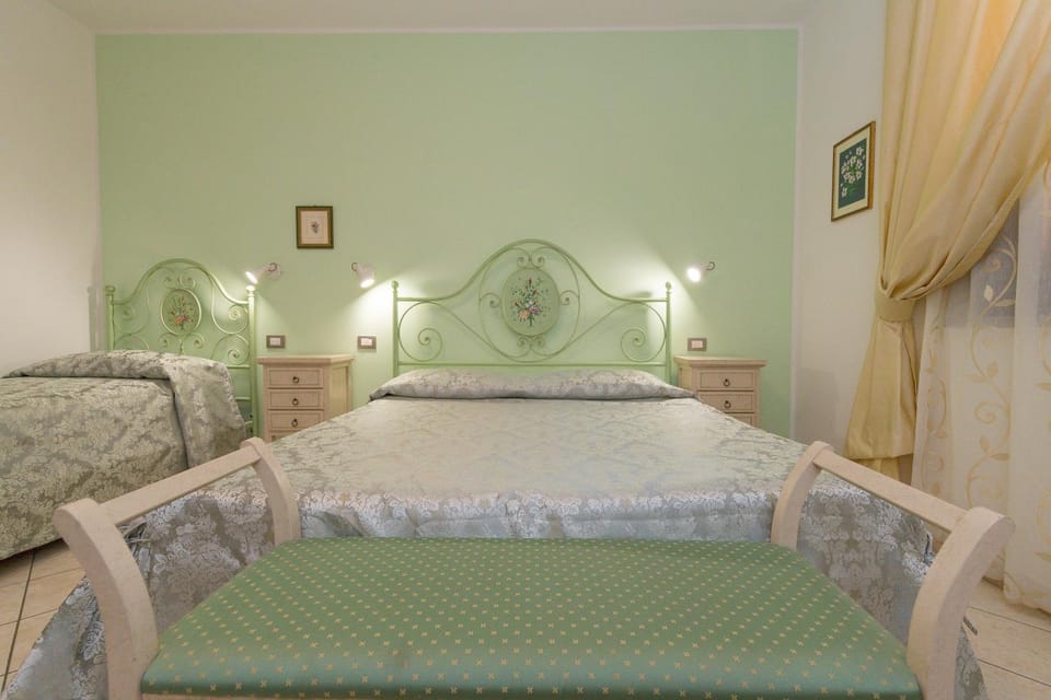 Living room, Bedroom