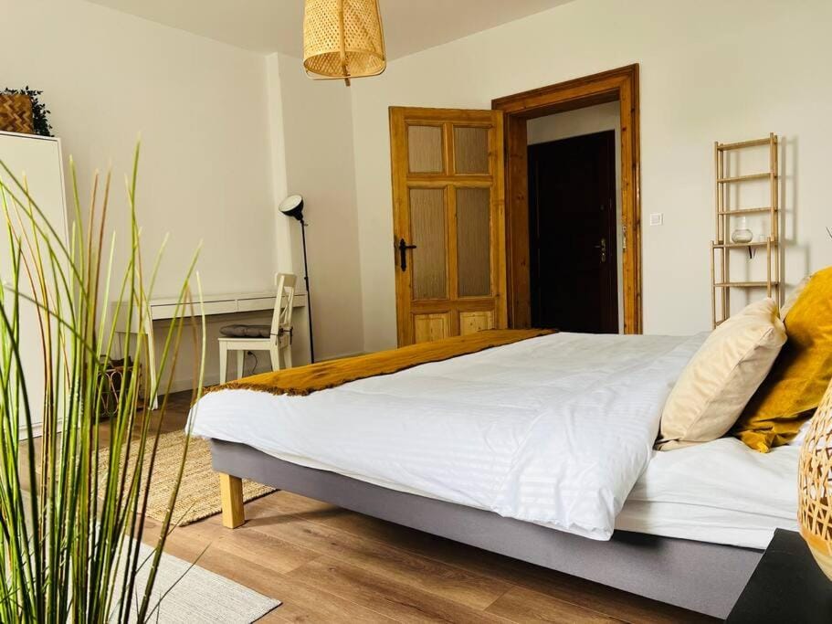 Bed, Bedroom