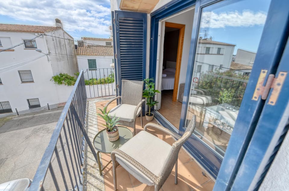 Off site, Balcony/Terrace
