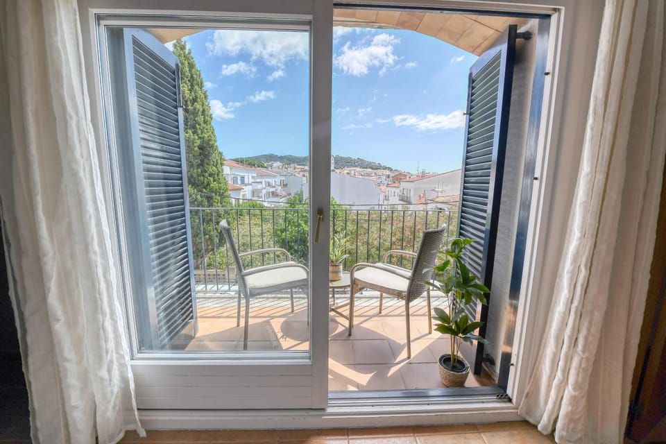 Off site, Balcony/Terrace