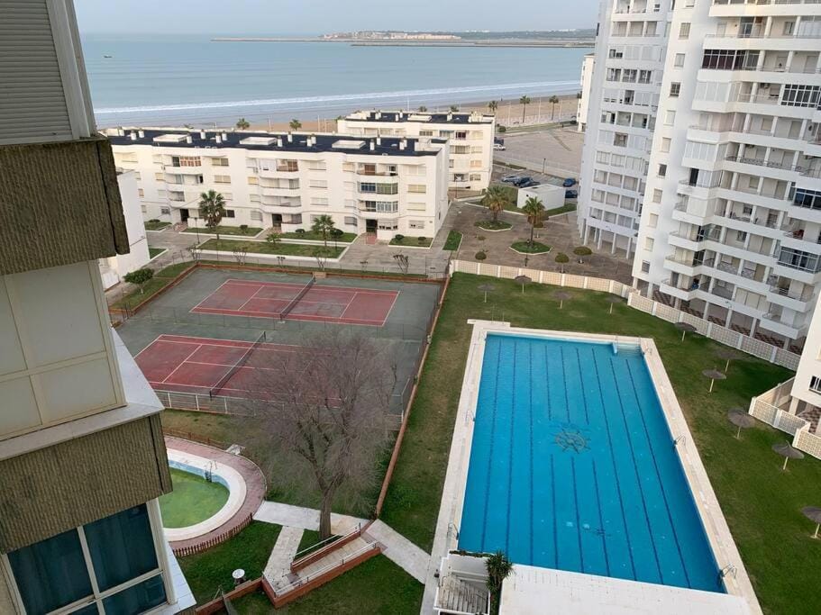 Azvalia - Valdelagrana Mirador de la Bahía, Playa, piscina, parking, vistas ! Apartment in El Puerto de Santa María