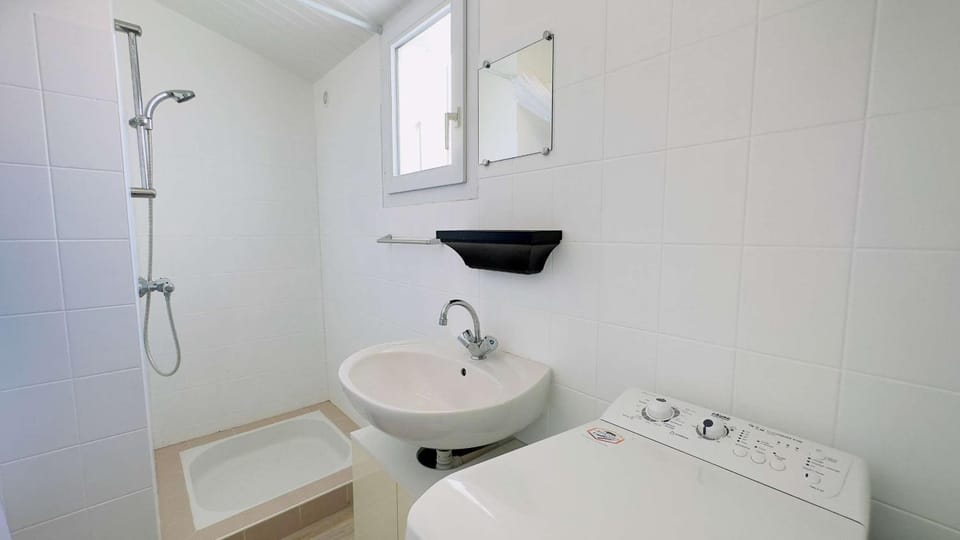 Shower, Bathroom, towels