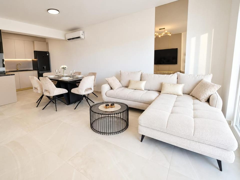 Golden Pearl - Exclusive Seaview Apartment with Jacuzzi & Spacious Teracce, SPLIT Apartment in Split