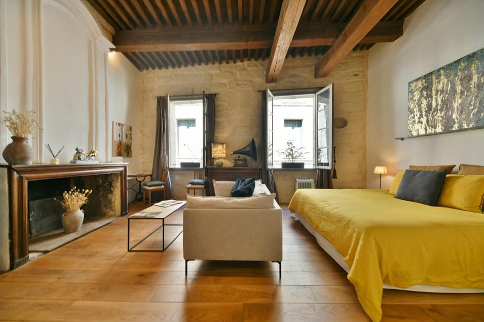 Living room, Seating area, Bedroom, flat iron