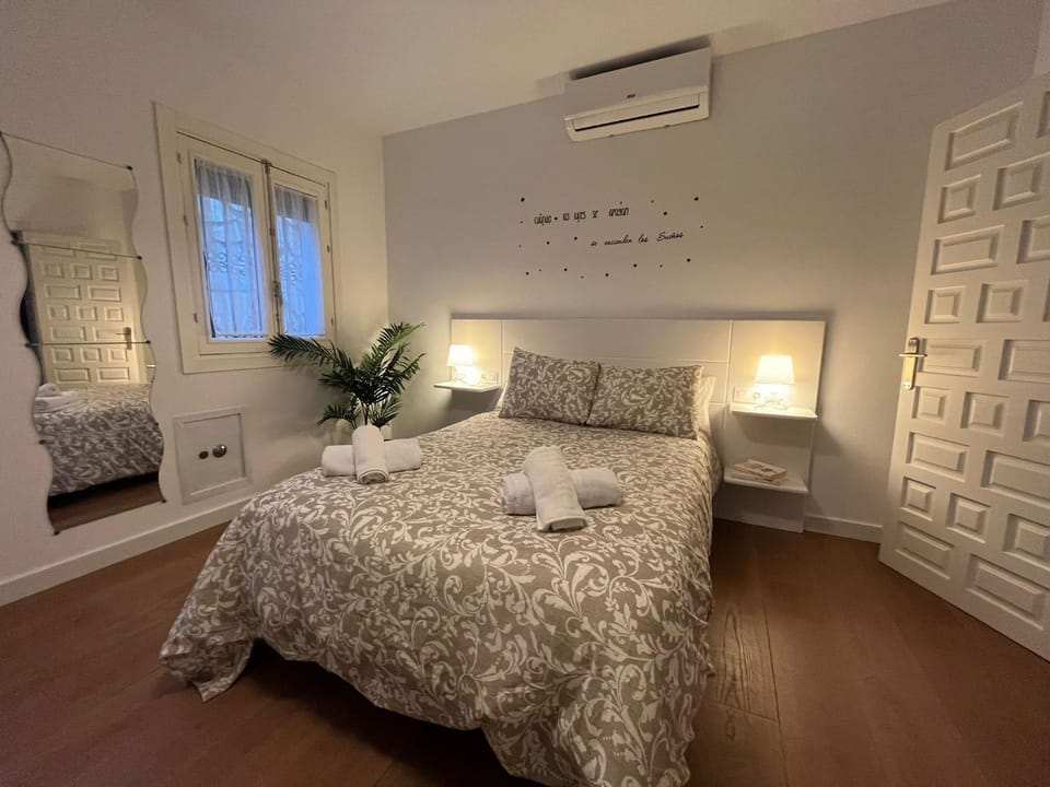 Bed, Bedroom, air conditioner