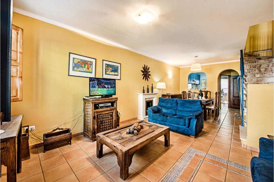 Communal lounge/ TV room, Living room