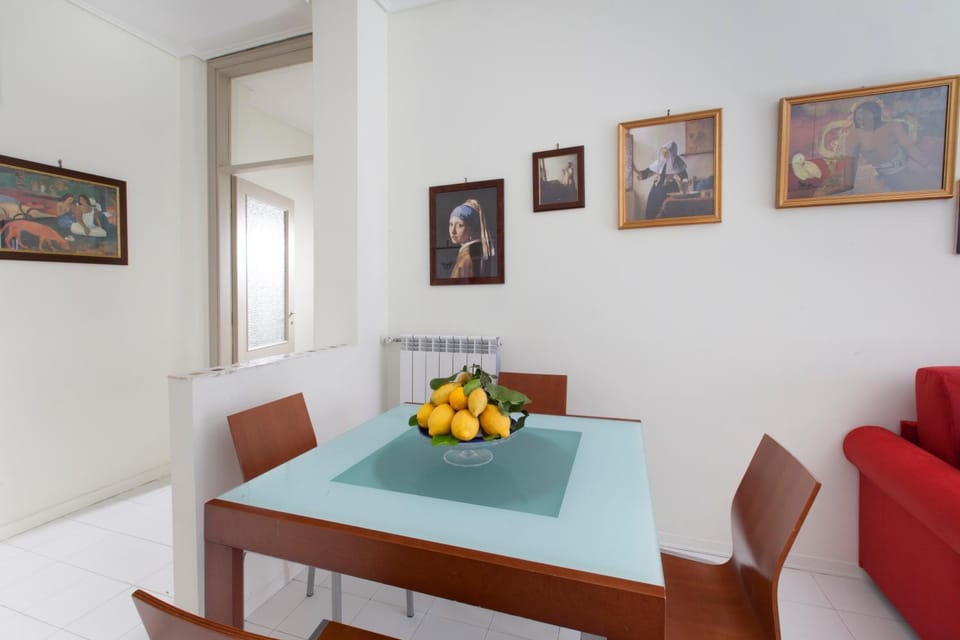 Living room, Decorative detail, Seating area, Dining area