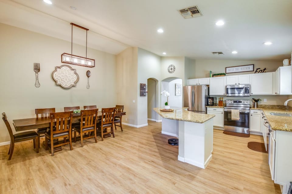 5 Mi to Dtwn Gilbert! Desert Gem w/ Fenced-In Pool House in Gilbert