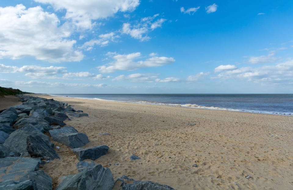 82, Sunbeach Holiday Park, California Rd, California, Great Yarmouth NR29 3QL Chalet in England