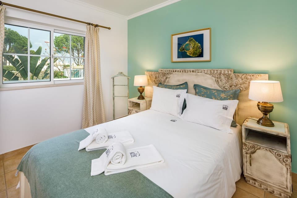 Falésia Ocean Villa by The Portuguese Butler Villa in Olhos de Água