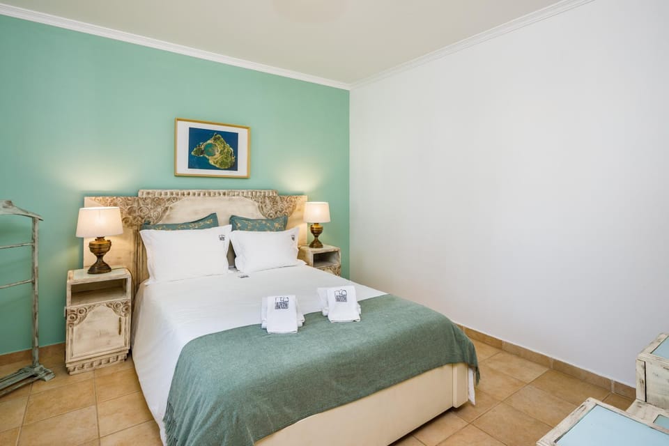 Falésia Ocean Villa by The Portuguese Butler Villa in Olhos de Água