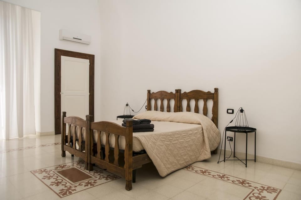 Palazzo Italia Apartments Bed and Breakfast in Bari