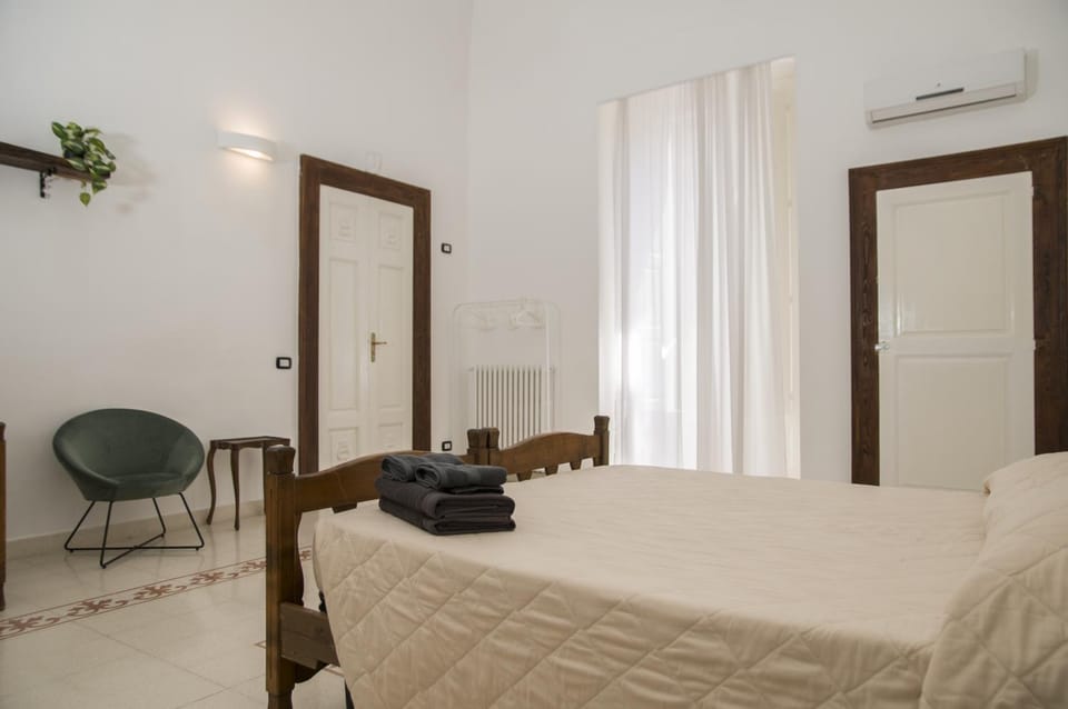 Palazzo Italia Apartments Bed and Breakfast in Bari
