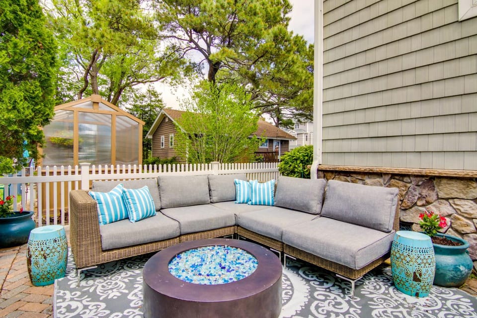 Walk to Beach! Group-Friendly Ocean City Getaway House in Ocean City