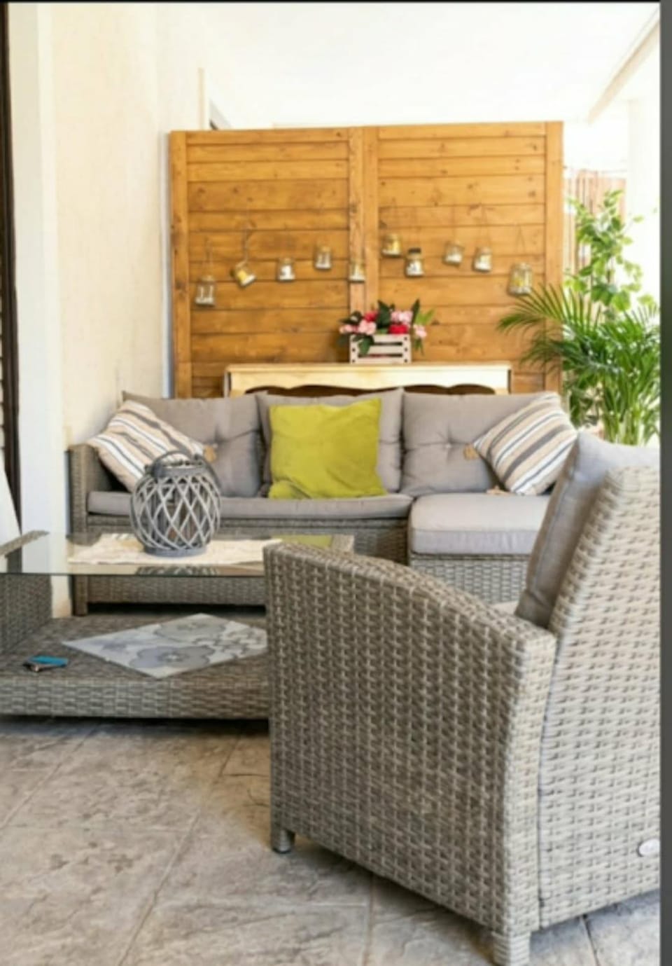 Modern 2BR city flat 10min from the beach Apartment in Kallithea