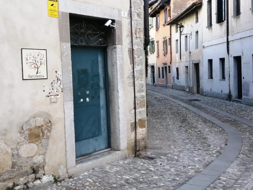 Property building, Street view