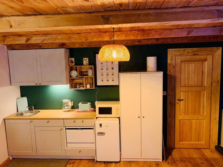 Coffee/tea facilities, Kitchen or kitchenette, dishwasher, minibar