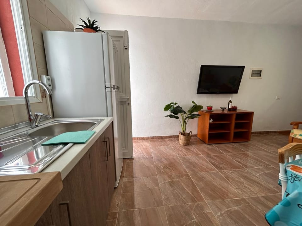 TV and multimedia, Kitchen or kitchenette