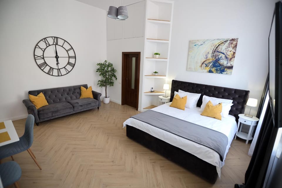 Seating area, Bedroom