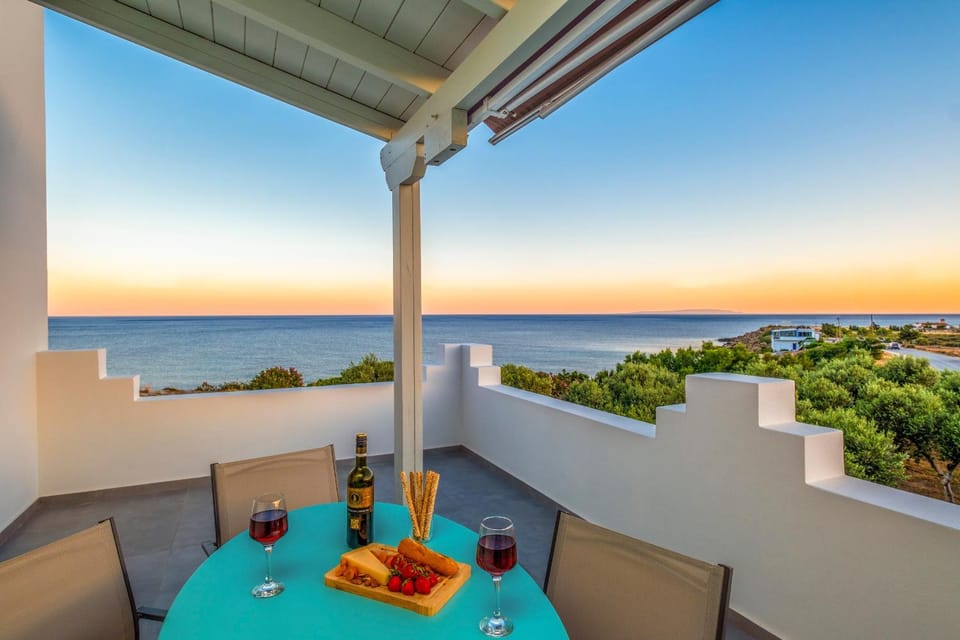 Natural landscape, Balcony/Terrace, Sea view