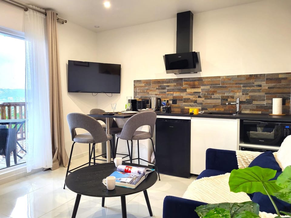 TV and multimedia, Kitchen or kitchenette