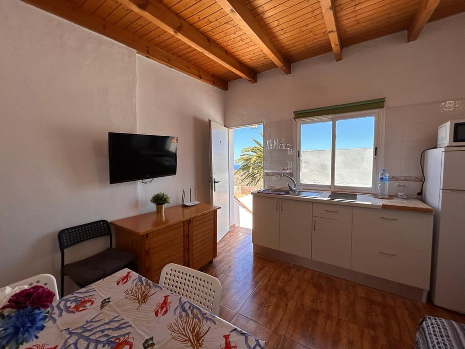TV and multimedia, Kitchen or kitchenette, Dining area