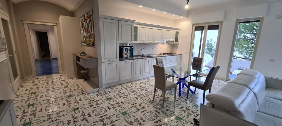 Kitchen or kitchenette, Living room, Seating area, Dining area, minibar, pet friendly, stove