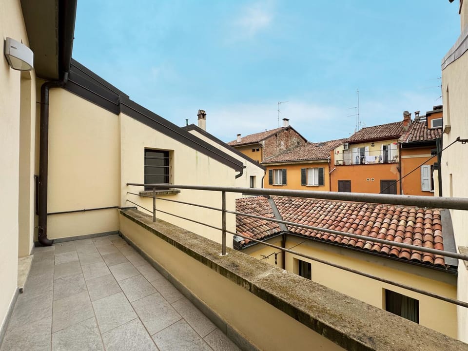 View (from property/room), Balcony/Terrace, City view