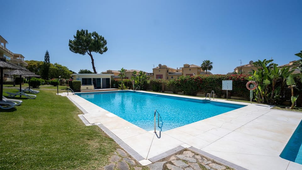 Garden, Swimming pool