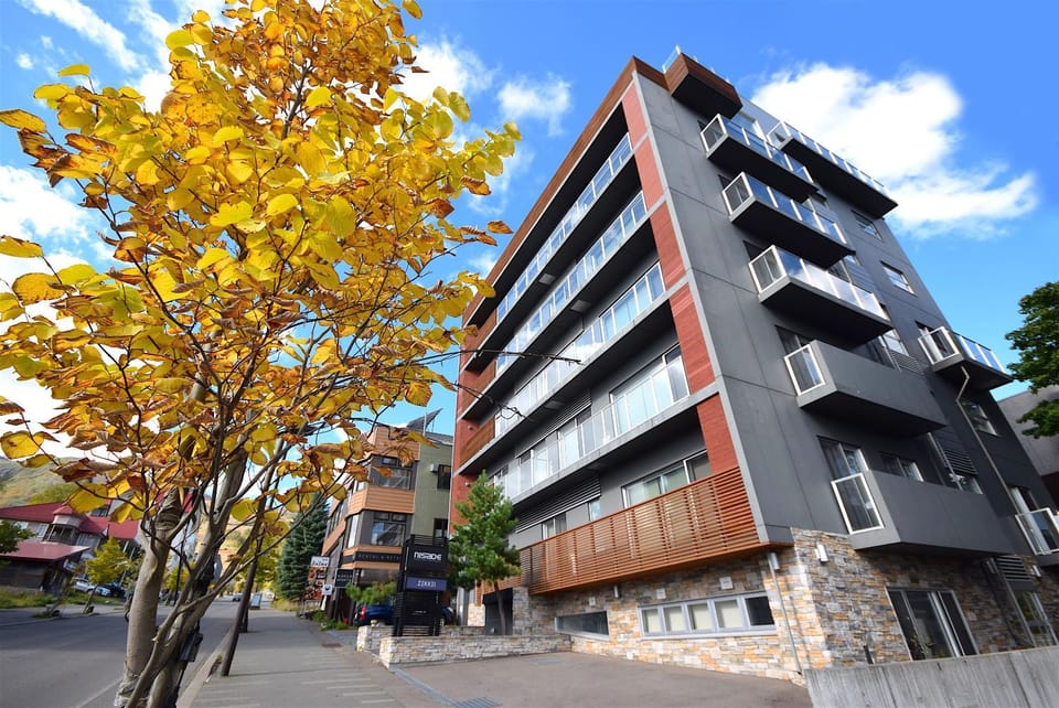 Property building, Day, Neighbourhood, Street view, Location