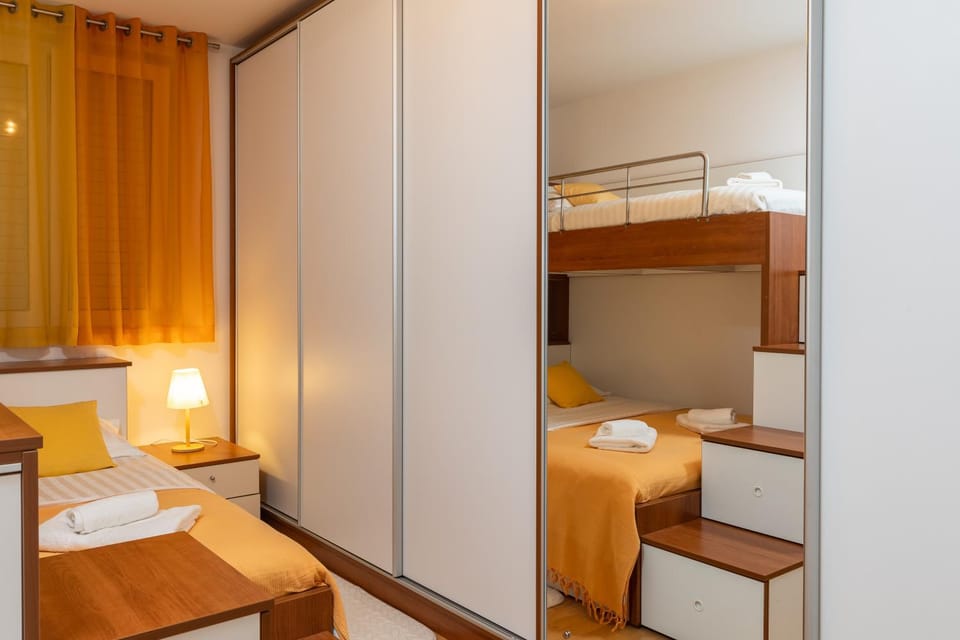Bedroom, wardrobe