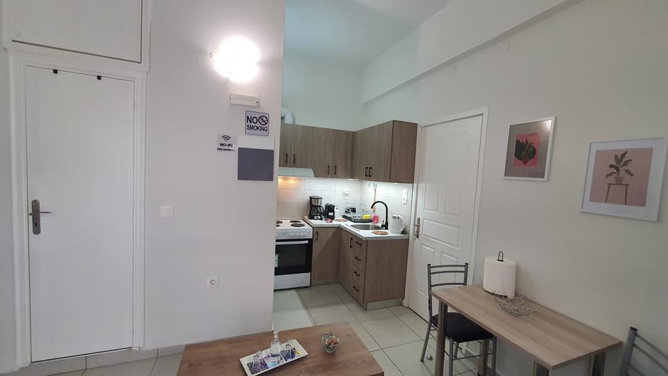 Kitchen or kitchenette, Dining area, pet friendly, stove
