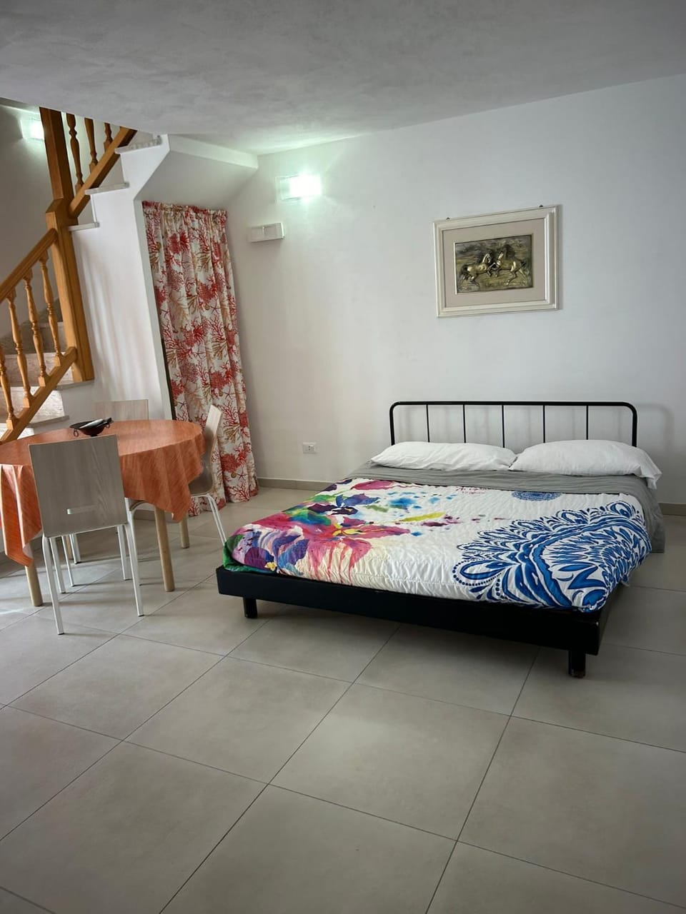 Bed, Living room, Photo of the whole room, Seating area, Bedroom