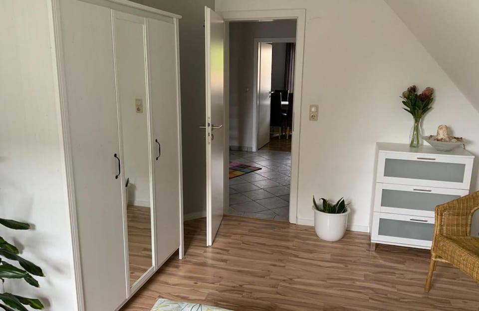 Bedroom, wardrobe
