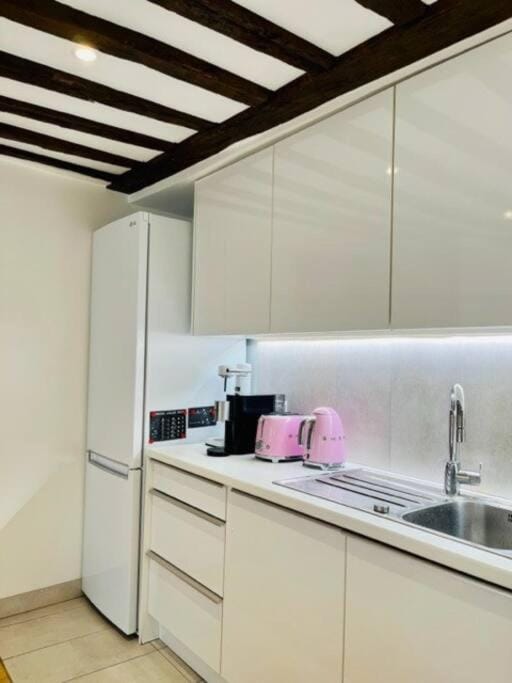 Coffee/tea facilities, Kitchen or kitchenette, toaster