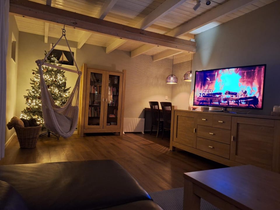Game Room, TV and multimedia, Living room, Seating area