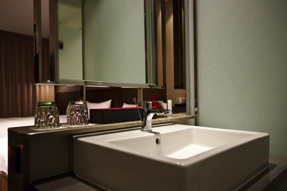Bathroom, Bathroom