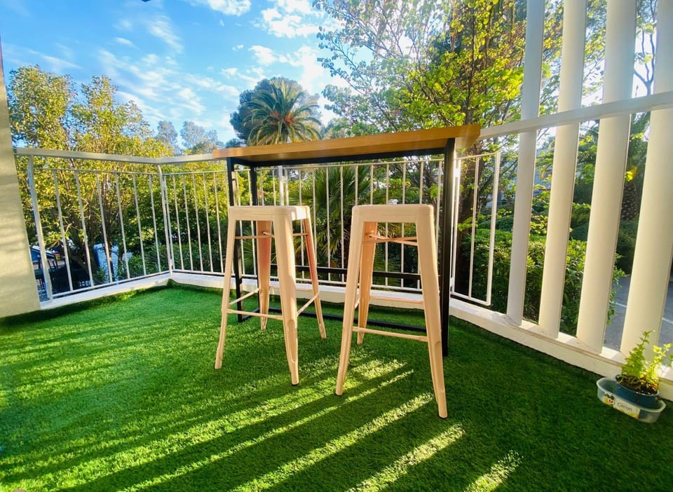 T2 à 50 mètres de la mer, belle vue sur végétation Apartment in Saint-Raphael