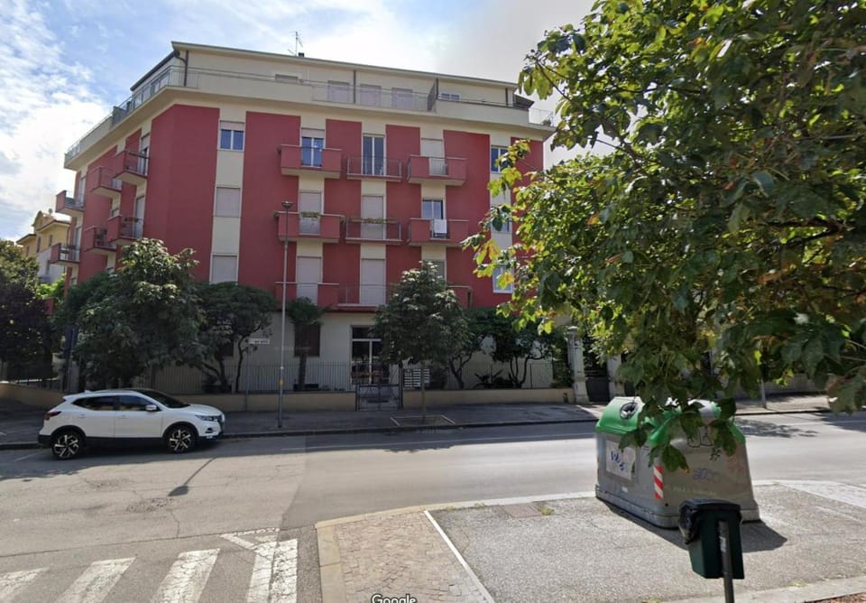 Property building, Street view