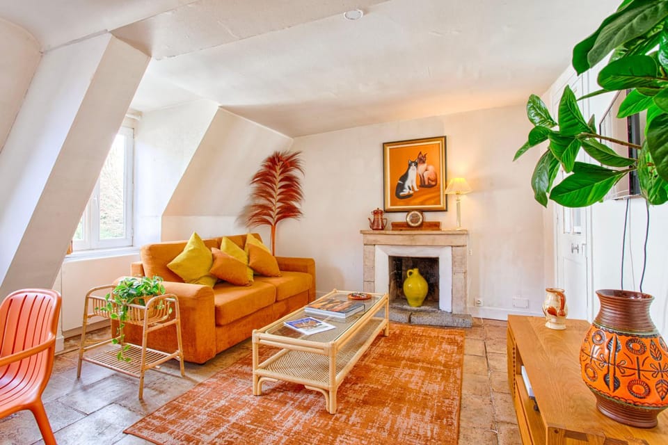 Communal lounge/ TV room, Living room