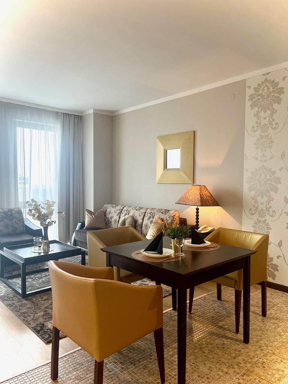Living room, Seating area