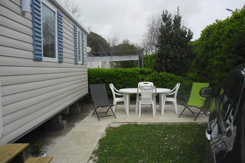 Mobil home Campground/ 
RV Resort in Nouvelle-Aquitaine