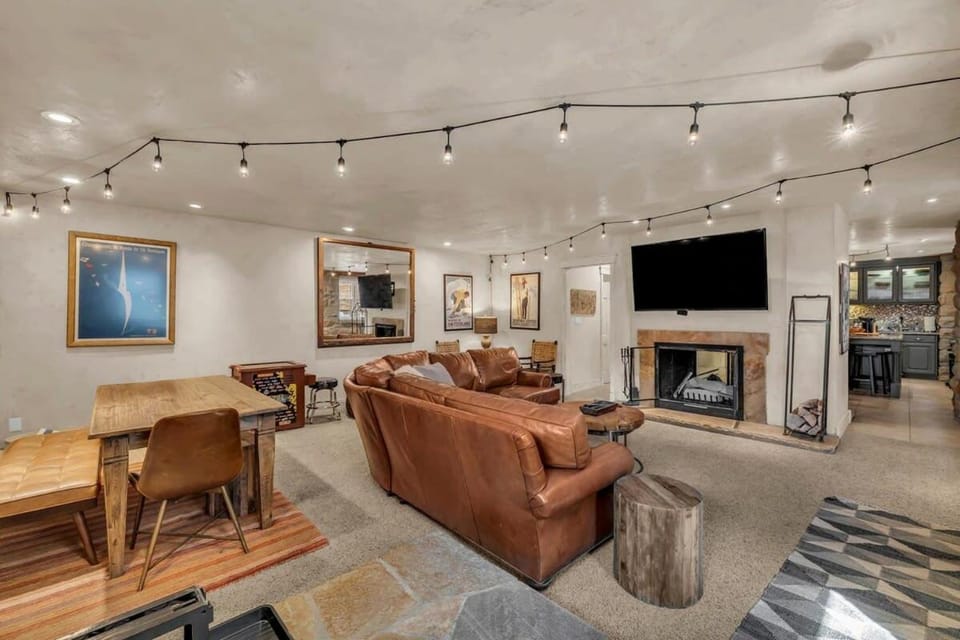 Rustic 2BR Steps from Main St House in Park City