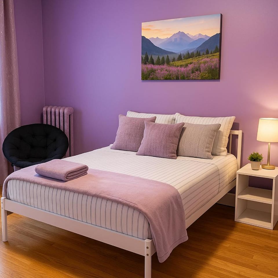 Lavender style Room in Geusthouse Apartment in Harlem