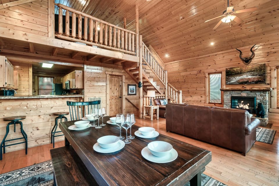 Living room, Dining area