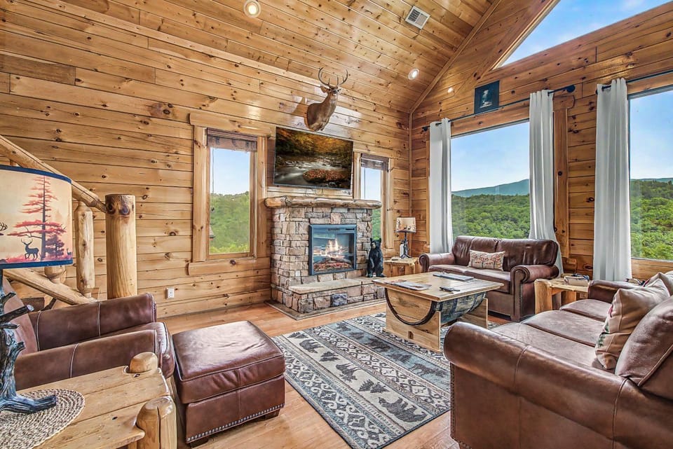 TV and multimedia, Living room, Seating area, Mountain view, fireplace