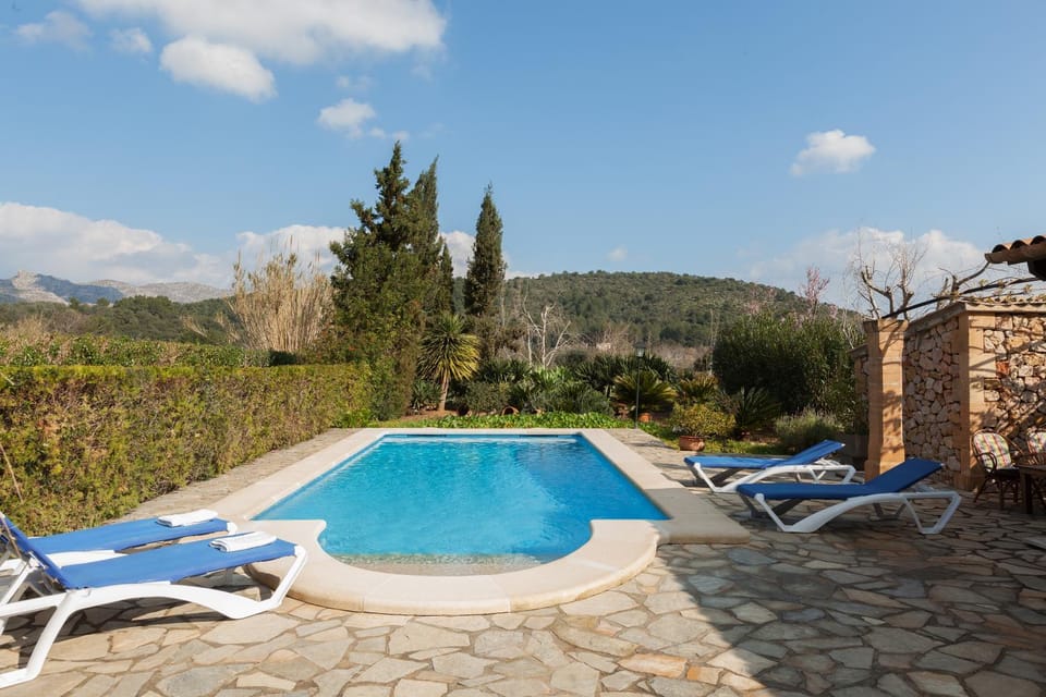 Day, Swimming pool